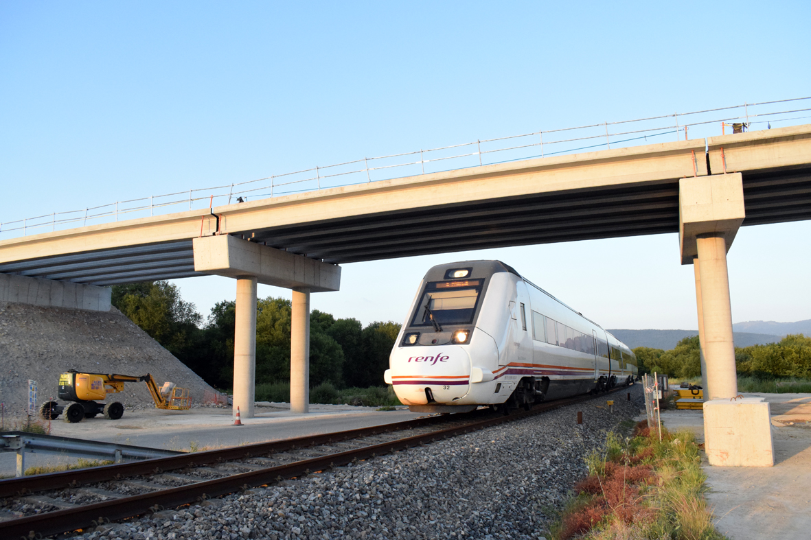 ObraViadutoTren1